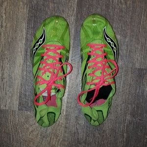 Distance track spikes